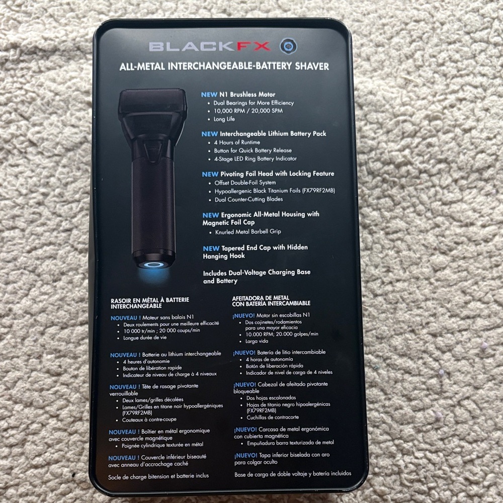 Black All-Metal Interchangeable-Battery Shaver - Picture 2 of 4